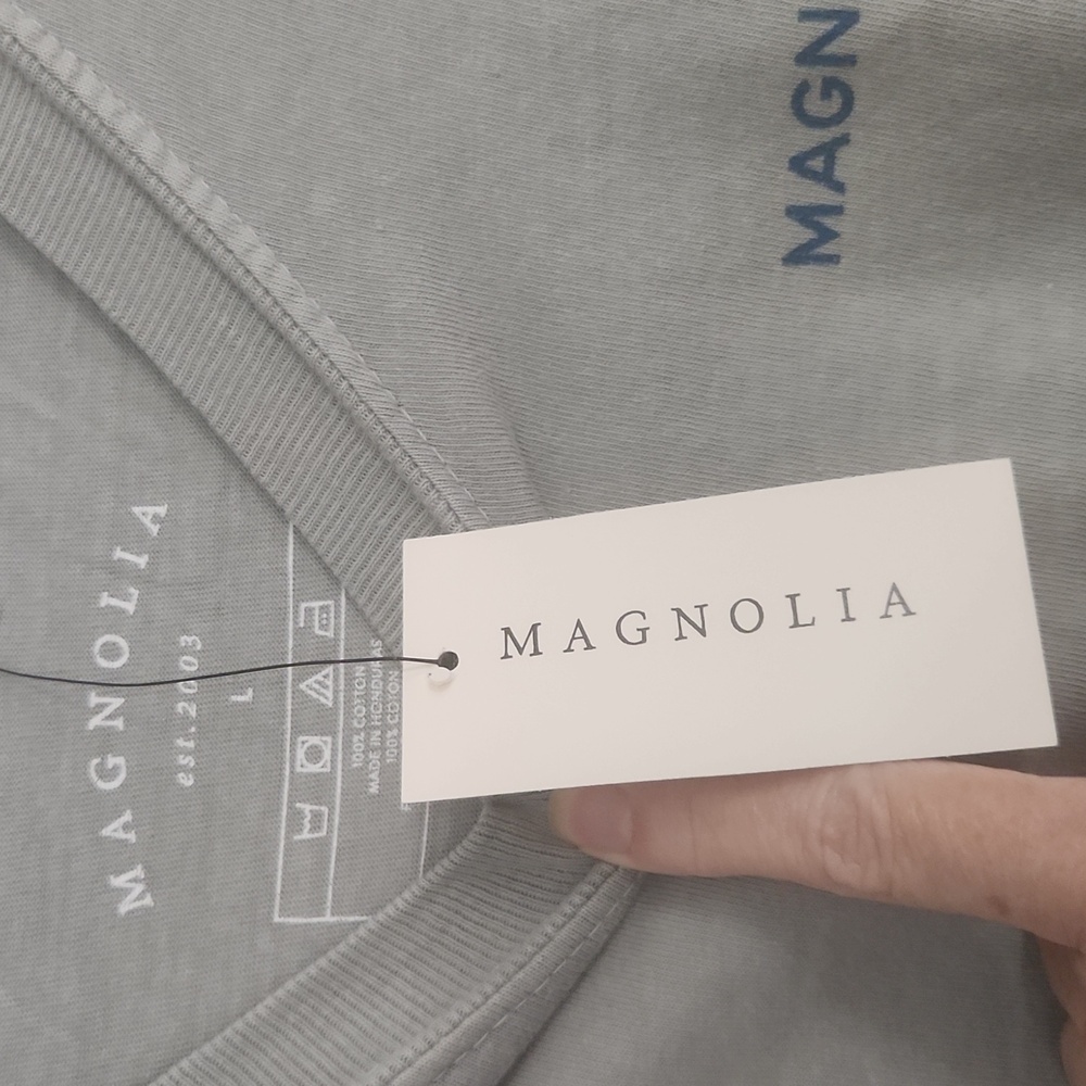New Magnolia tee shirt from Joanna Gaines Cafe and bakery in Waco TX. - Picture 3 of 9